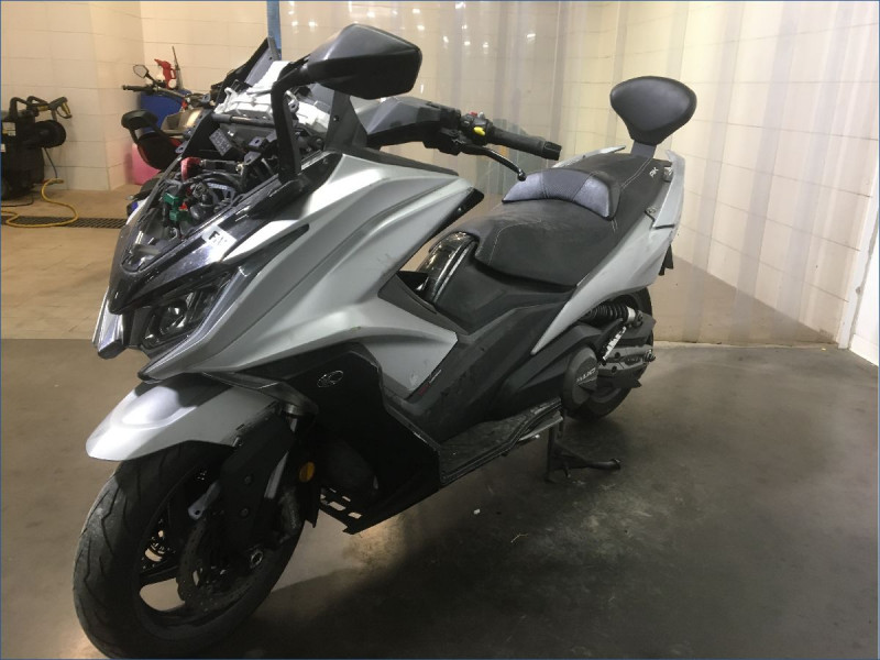 KYMCO 550 AK 