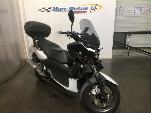 YAMAHA 125 XMAX 