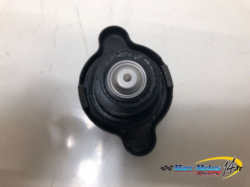 BOUCHON DE RADIATEUR SUZUKI 1000 GSXR 2004