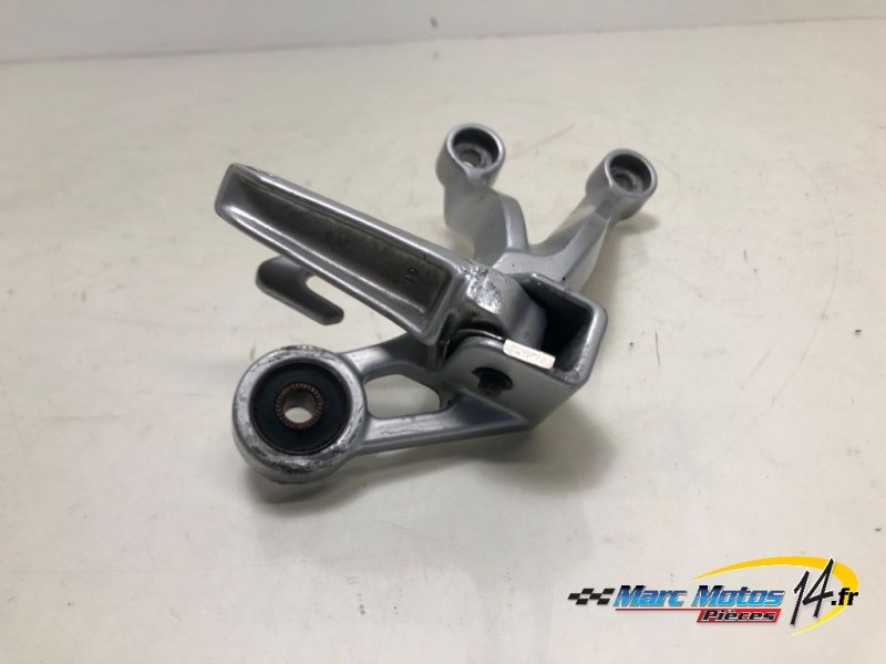 PLATINE ARRIERE DROITE SUZUKI 1000 GSXR 2004