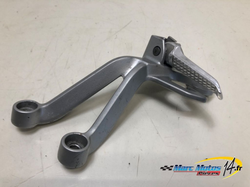 PLATINE ARRIERE DROITE SUZUKI 1000 GSXR 2004