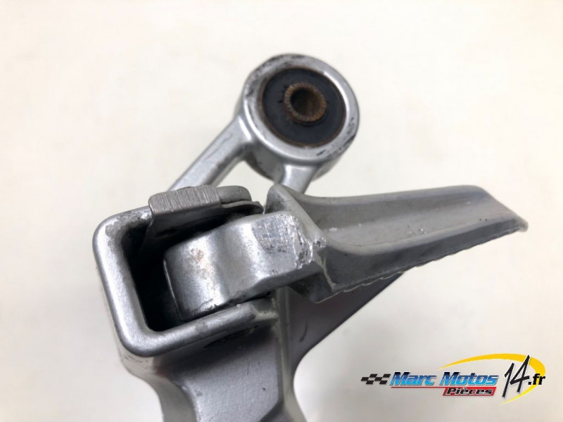 PLATINE ARRIERE DROITE SUZUKI 1000 GSXR 2004