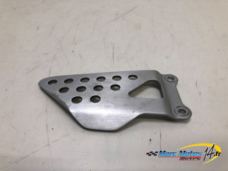 PLATINE AVANT DROITE SUZUKI 1000 GSXR 2004