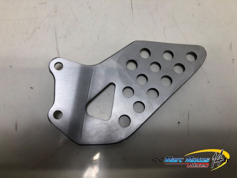 PLATINE AVANT GAUCHE SUZUKI 1000 GSXR 2004