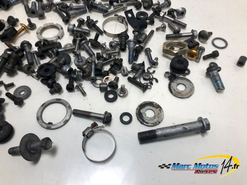 VISSERIE SUZUKI 1000 GSXR 2004