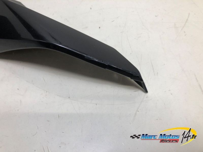 CACHE LATERAL GAUCHE BMW R1200R 2017