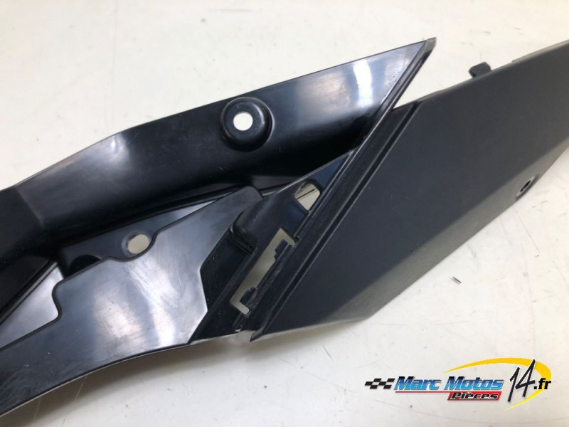CACHE LATERAL GAUCHE BMW R1200R 2017
