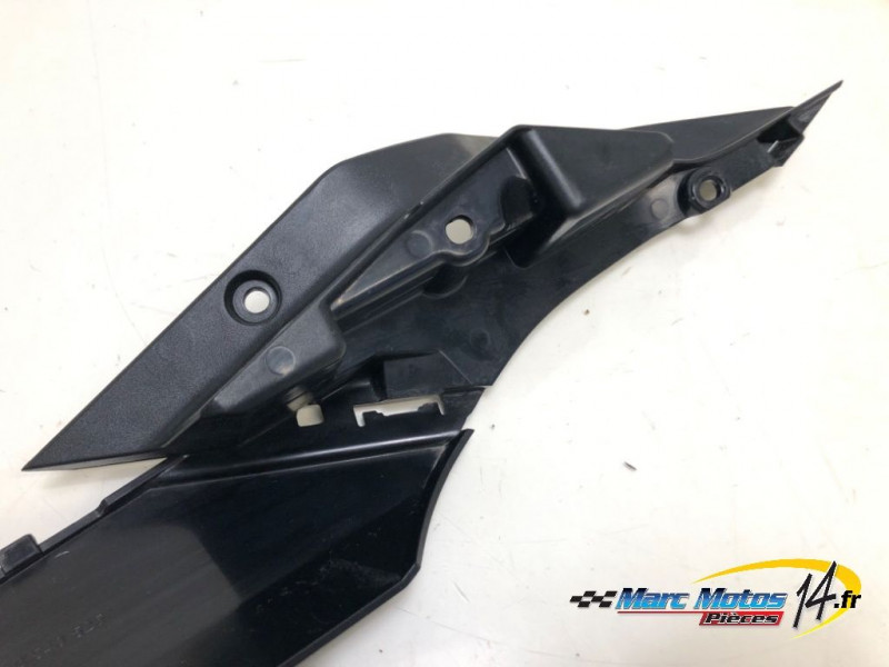 CACHE LATERAL GAUCHE BMW R1200R 2017