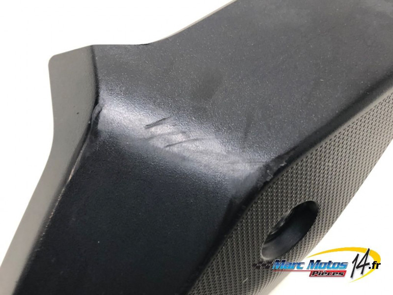 ECOPE DE RADIATEUR GAUCHE BMW R1200R 2017