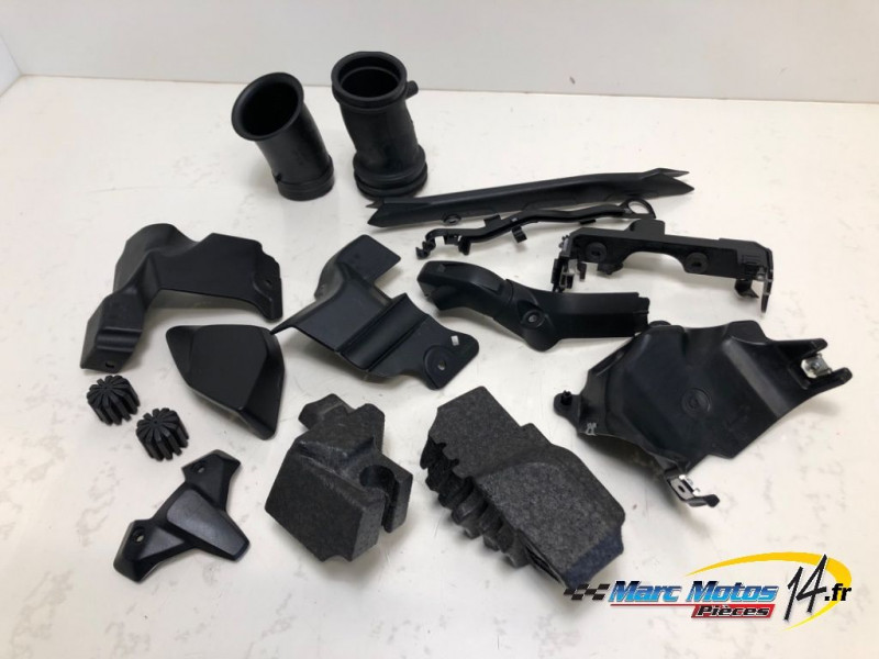 PLASTIQUES ET CAOUTCHOUCS DIVERS BMW R1200R 2017