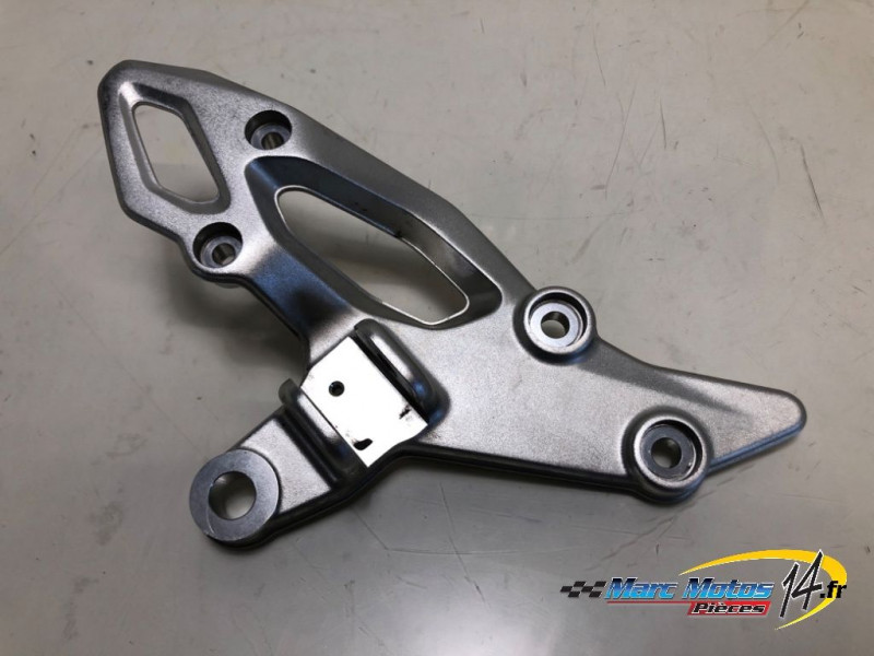 PLATINE AVANT DROITE BMW R1200R 2017