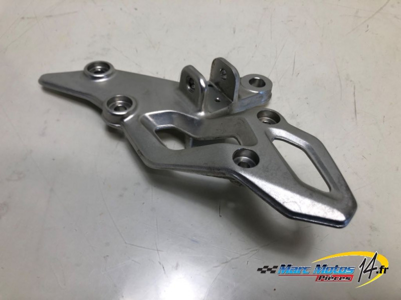PLATINE AVANT DROITE BMW R1200R 2017