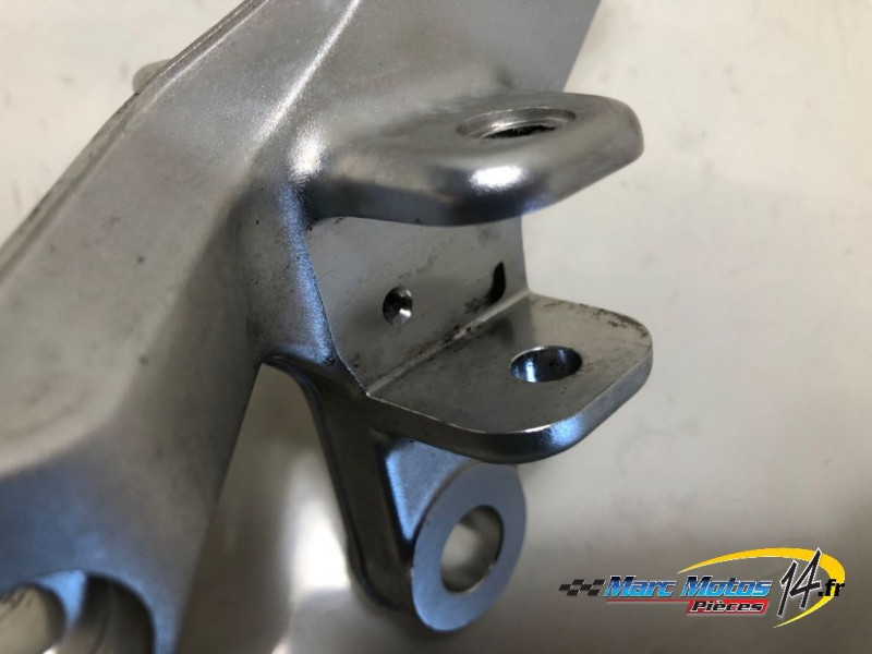 PLATINE AVANT DROITE BMW R1200R 2017