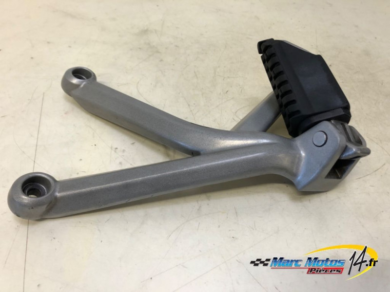 PLATINE ARRIERE GAUCHE TRIUMPH 1200 TIGER EXPLORER 2013