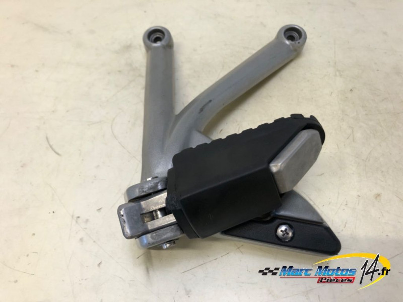 PLATINE ARRIERE GAUCHE TRIUMPH 1200 TIGER EXPLORER 2013