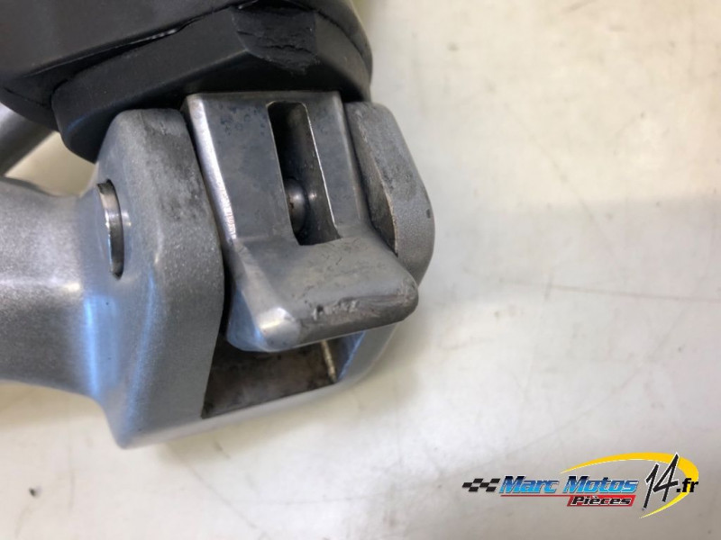 PLATINE ARRIERE GAUCHE TRIUMPH 1200 TIGER EXPLORER 2013