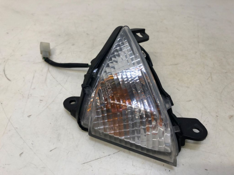 CLIGNOTANT AVANT DROIT KAWASAKI ER6 F 2006