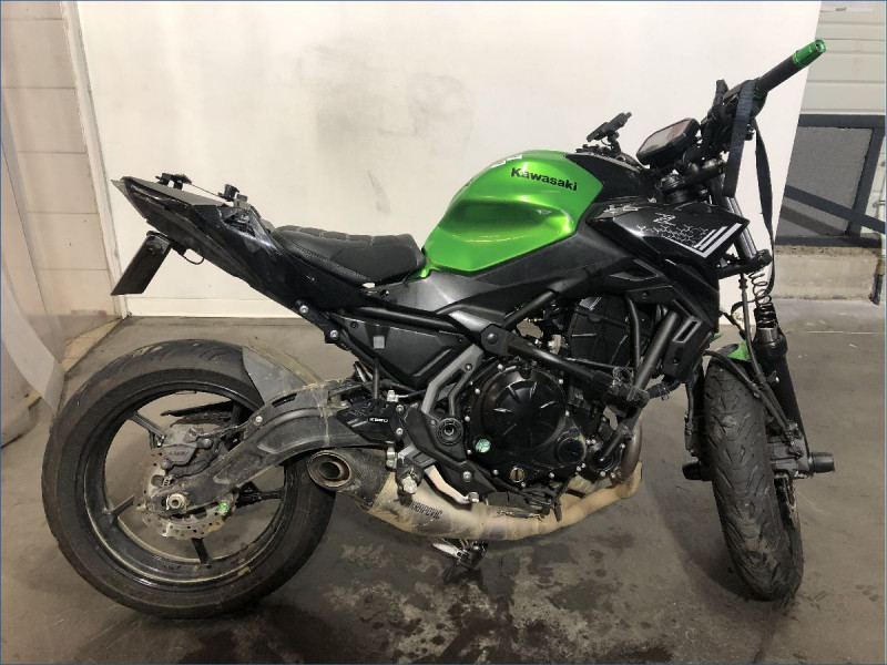 KAWASAKI Z650 