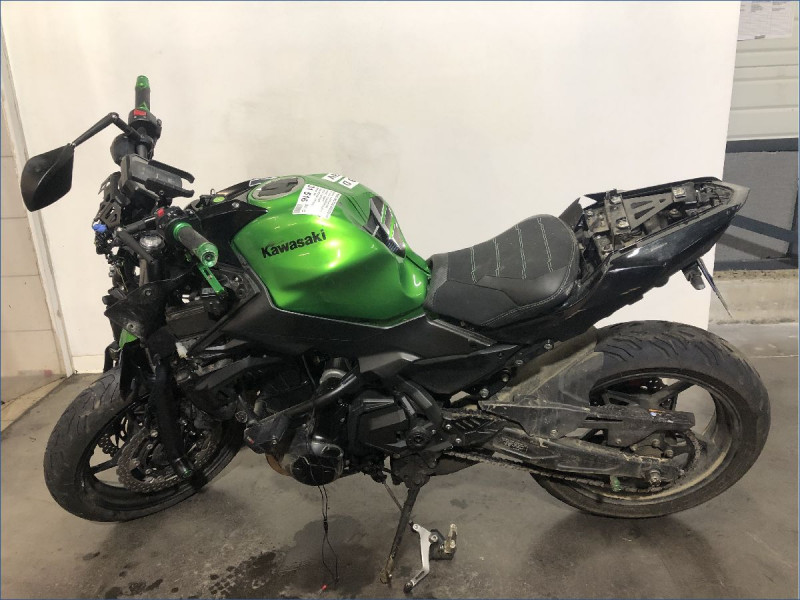 KAWASAKI Z650 