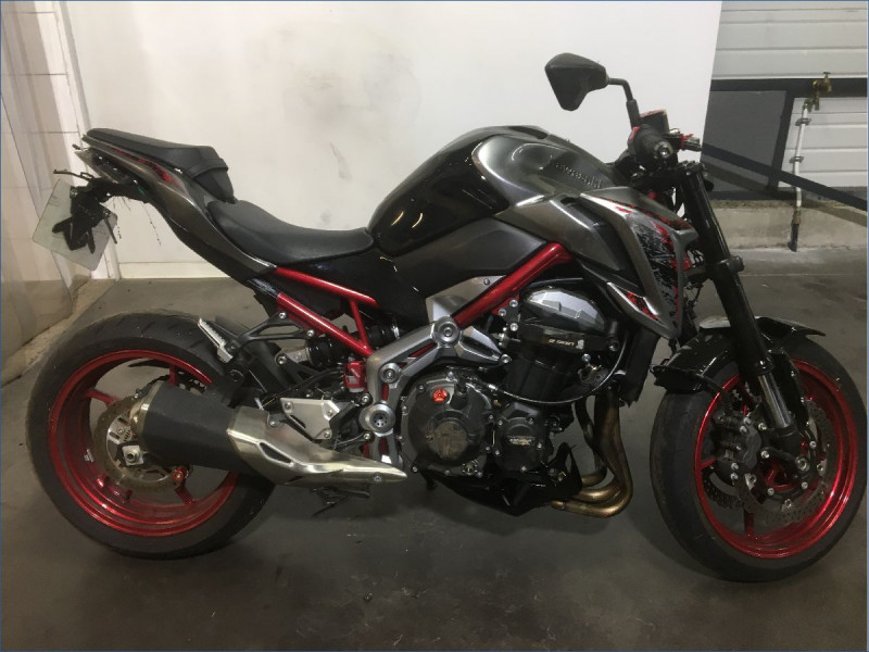 KAWASAKI Z900 
