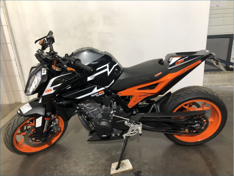 KTM 890 DUKE 