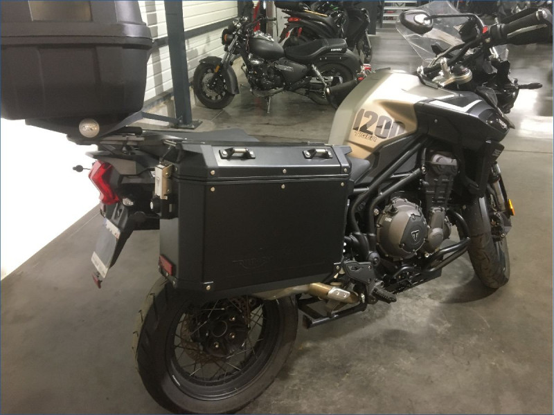 TRIUMPH 1200 TIGER SE