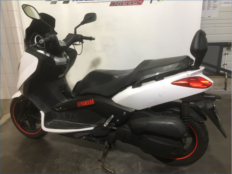 YAMAHA 125 XMAX 