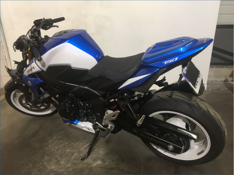 SUZUKI 750 GSR 