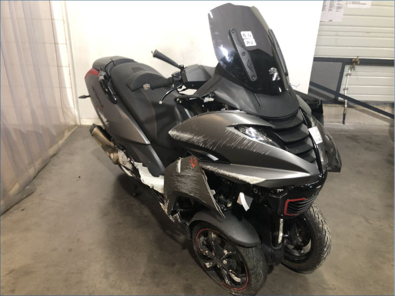 PEUGEOT 400 METROPOLIS RS