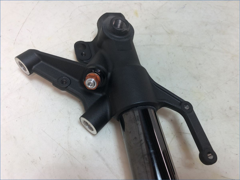 BRAS DE FOURCHE GAUCHE YAMAHA MT09 SP 2021