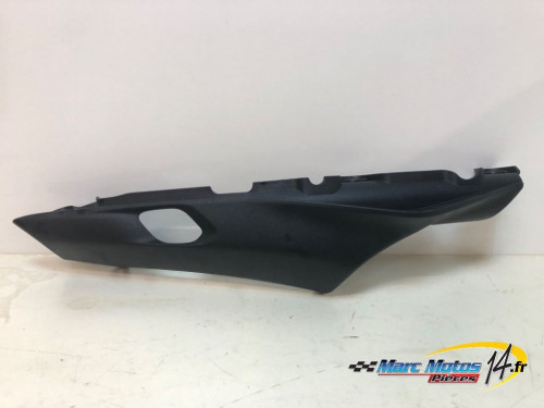 CACHE LATERAL DROIT YAMAHA MT09 SP 2021