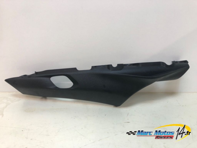 CACHE LATERAL DROIT YAMAHA MT09 SP 2021