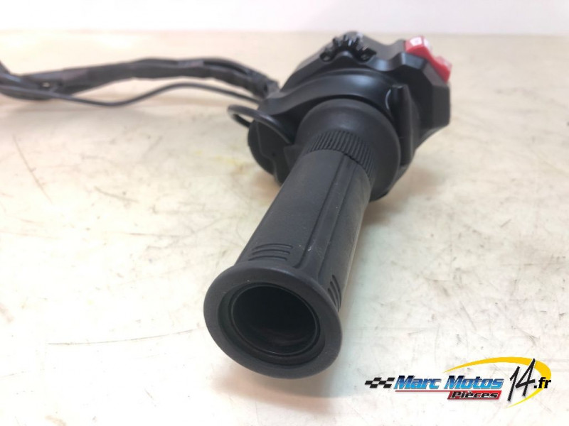 COMMODO DROIT YAMAHA MT09 SP 2021
