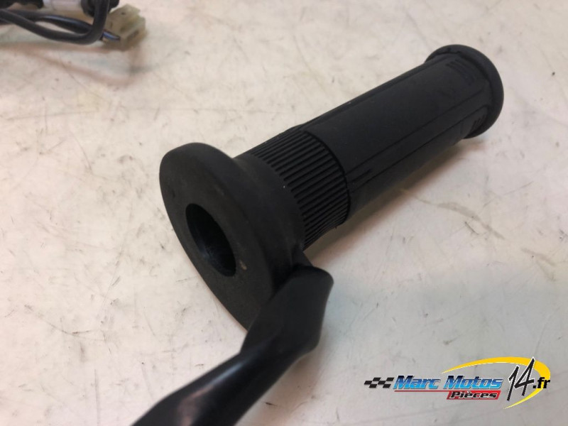 COMMODO DROIT YAMAHA MT09 SP 2021