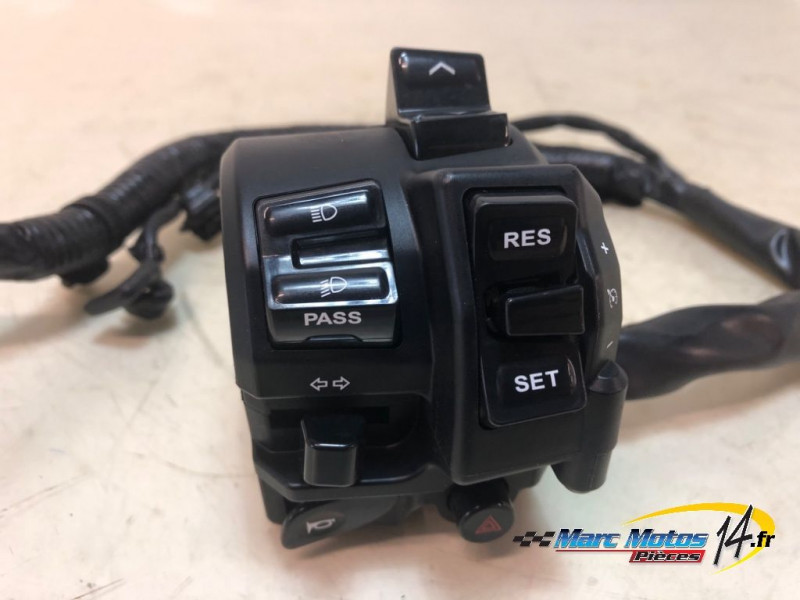 COMMODO GAUCHE YAMAHA MT09 SP 2021