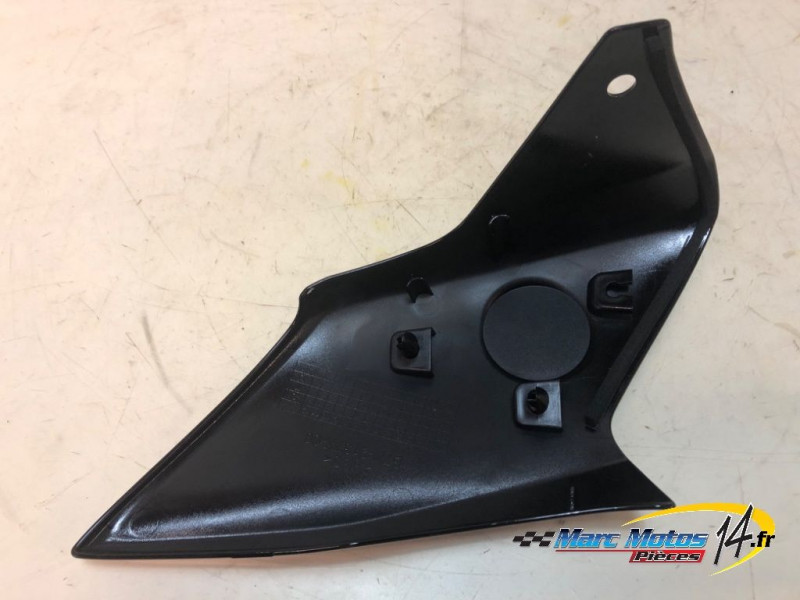 ECOPE DE RESERVOIR DROITE YAMAHA MT09 SP 2021