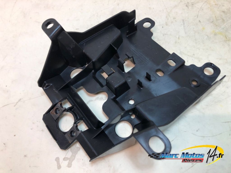 PLASTIQUES ET CAOUTCHOUCS DIVERS YAMAHA MT09 SP 2021