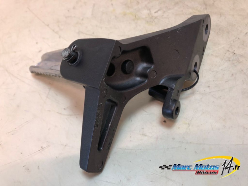 PLATINE ARRIERE DROITE YAMAHA MT09 SP 2021