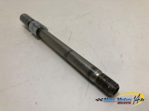 AXE DE ROUE AVANT YAMAHA MT09 2013