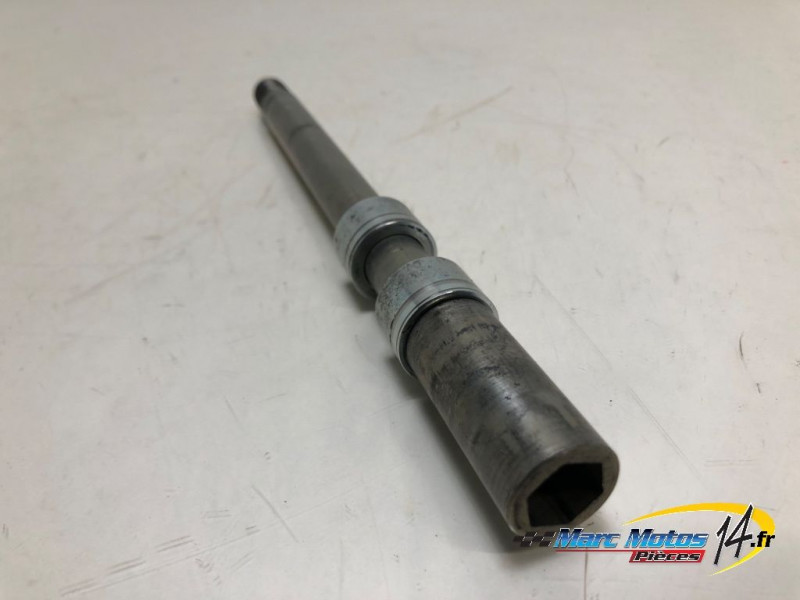 AXE DE ROUE AVANT YAMAHA MT09 2013