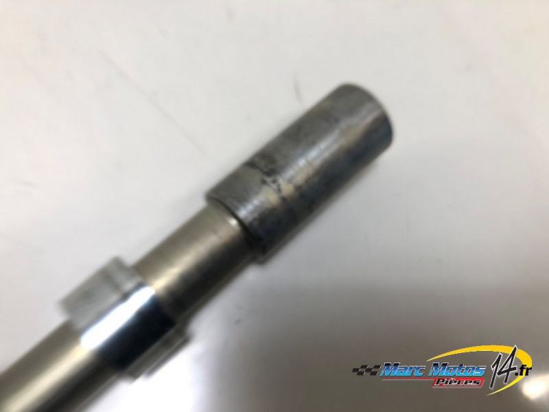 AXE DE ROUE AVANT YAMAHA MT09 2013