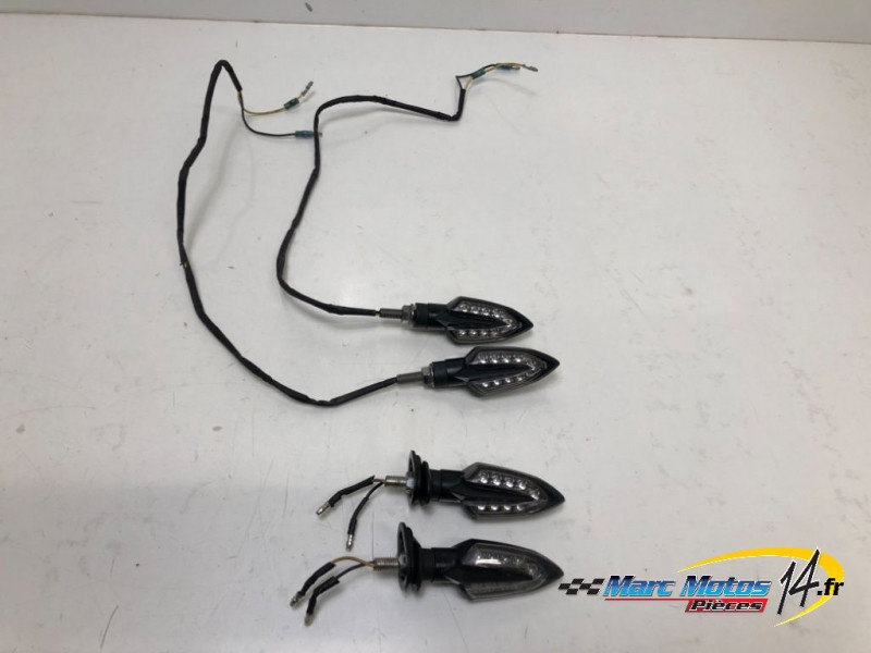 CLIGNOTANTS ADAPTABLES YAMAHA MT09 2013