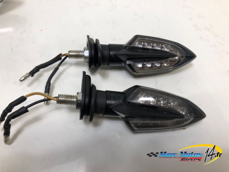 CLIGNOTANTS ADAPTABLES YAMAHA MT09 2013