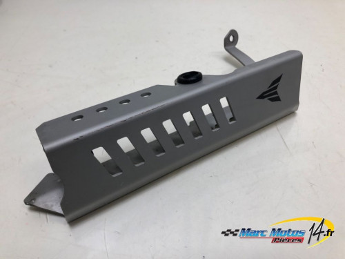 ECOPE DE RADIATEUR DROITE YAMAHA MT09 2013