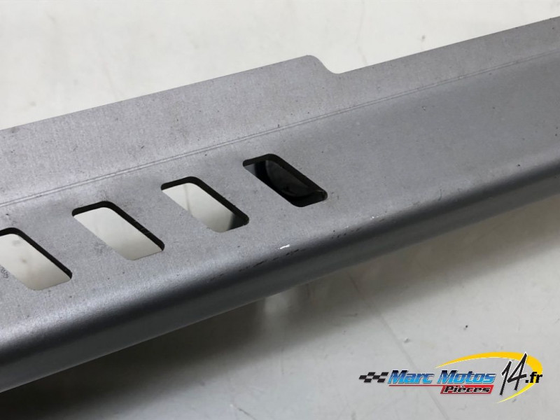 ECOPE DE RADIATEUR DROITE YAMAHA MT09 2013