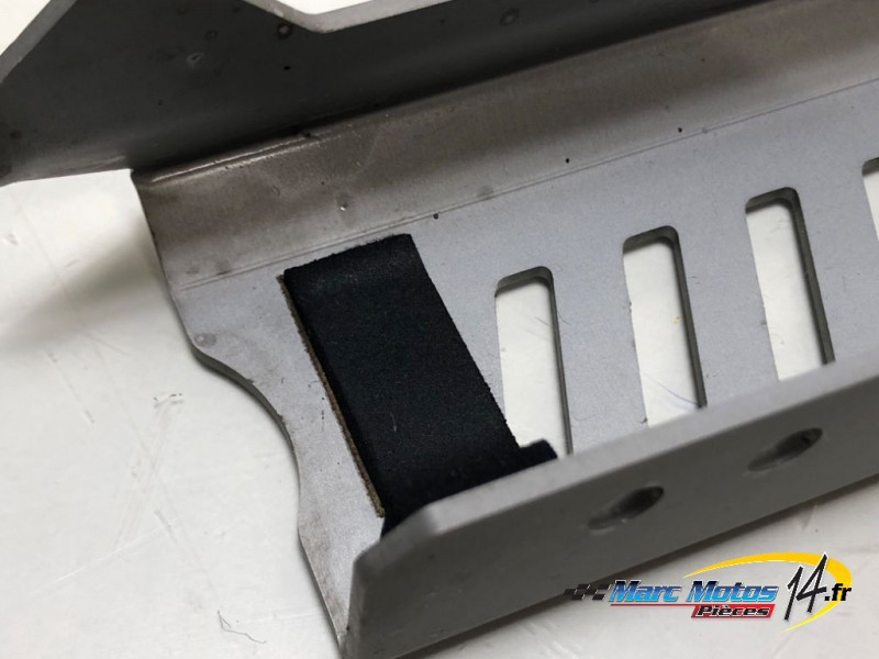 ECOPE DE RADIATEUR DROITE YAMAHA MT09 2013