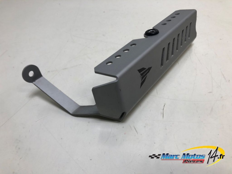 ECOPE DE RADIATEUR GAUCHE YAMAHA MT09 2013