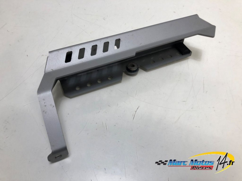 ECOPE DE RADIATEUR GAUCHE YAMAHA MT09 2013