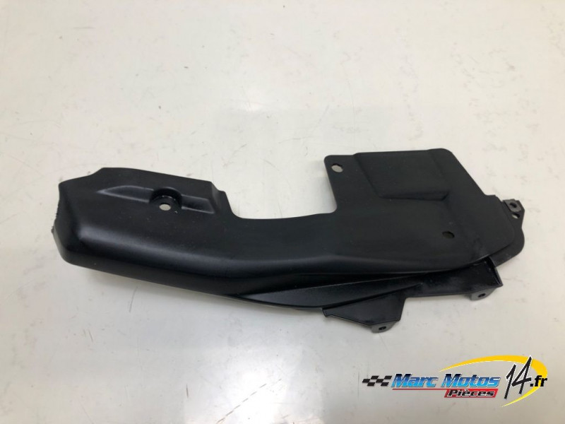 HABILLAGE DE CADRE GAUCHE YAMAHA MT09 2013