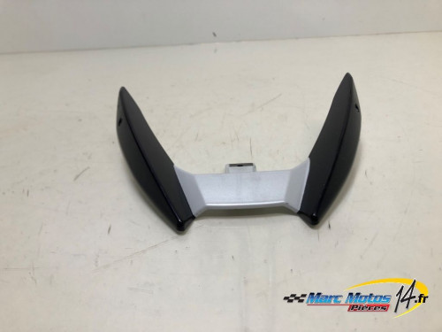 HABILLAGE DE TETE DE FOURCHE INFERIEUR YAMAHA MT09 2013